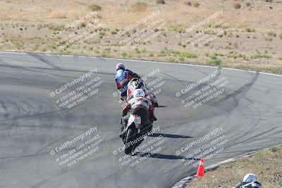 media/Apr-20-2025-AHRMA (Sun) [[393a79c373]]/Race/Group 11 early race/Turn 4b/